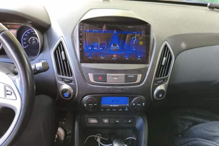 Used Hyundai ix35 2015 2.0L Automatic Two-Wheel Drive Leading Trim China V Standard Audio And AC Panel