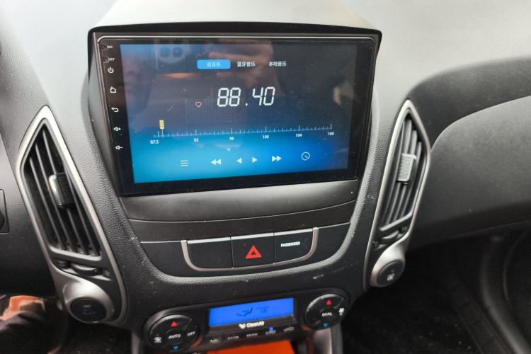 Used Hyundai ix35 2015 2.0L Automatic 2WD Smart Version China V Standard Audio And AC Panel