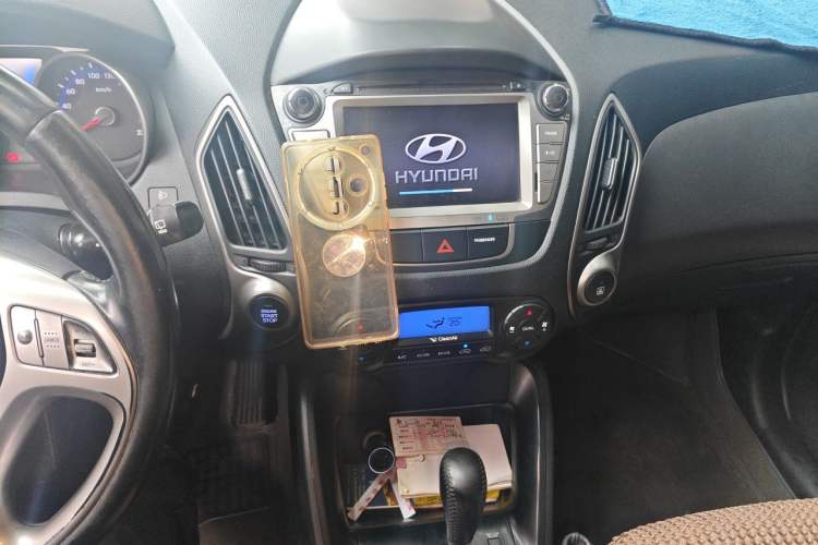 Used Hyundai ix35 2015 2.0L Automatic 2WD Smart Type China IV Audio And AC Panel
