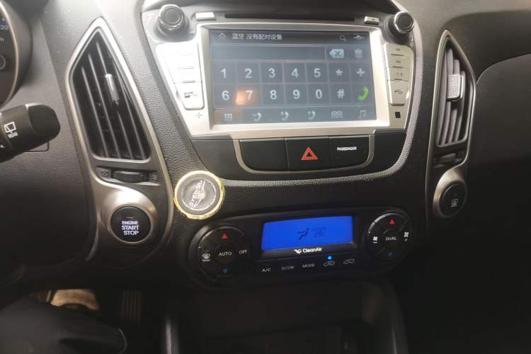 Used Hyundai ix35 2015 2.0L Automatic 2WD Smart Type China IV Audio And AC Panel