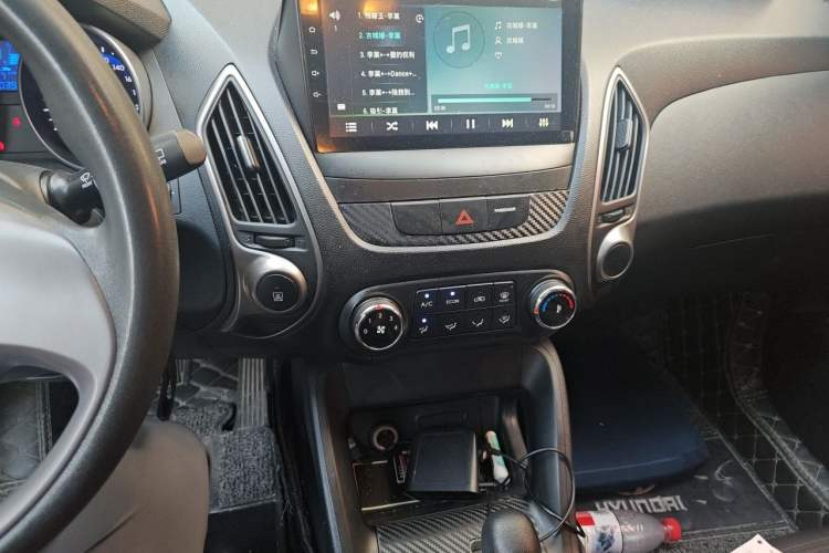 Used Hyundai ix35 2015 2.0L Automatic 2WD Comfort Edition China IV Standard Audio And AC Panel