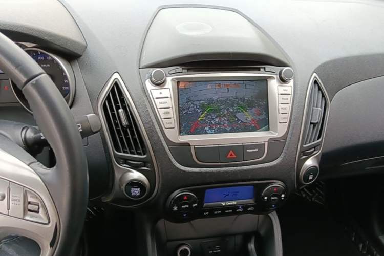 Used Hyundai ix35 2015 2.0L Automatic 2WD Smart Type China IV Audio And AC Panel