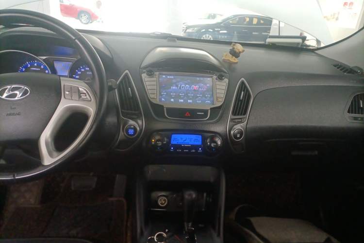 Used Hyundai ix35 2015 2.0L Automatic 2WD Smart Type China IV Audio And AC Panel