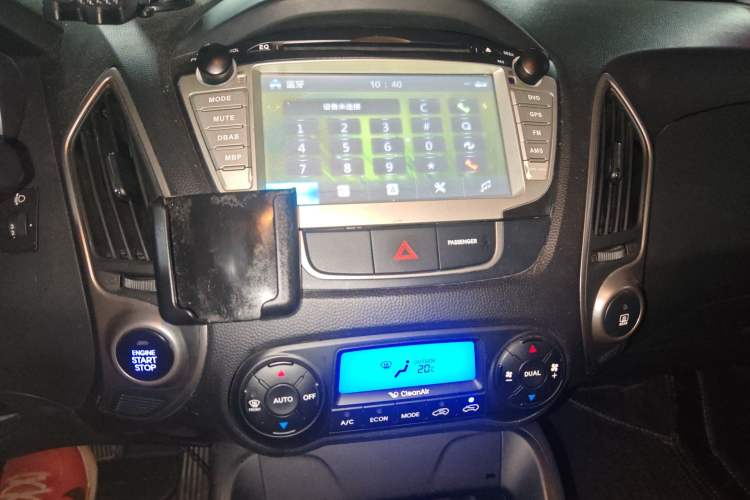 Used Hyundai ix35 2015 2.0L Automatic 2WD Smart Version China V Standard Audio And AC Panel