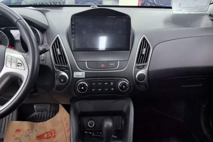 Used Hyundai ix35 2015 2.0L Automatic 2WD Comfort Edition China V Standard Audio And AC Panel