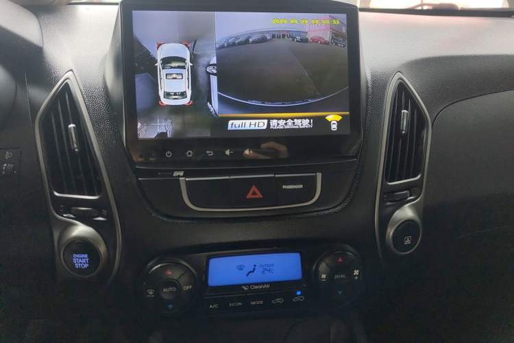Used Hyundai ix35 2015 2.0L Automatic 2WD Smart Type China IV Audio And AC Panel