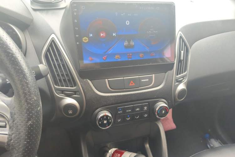Used Hyundai ix35 2015 2.0L Automatic 2WD Comfort Edition China V Standard Audio And AC Panel