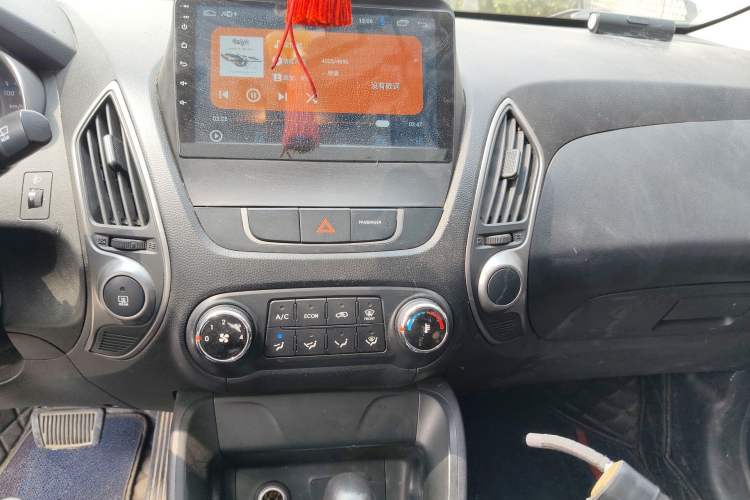 Used Hyundai ix35 2015 2.0L Automatic 2WD Comfort Edition China V Standard Audio And AC Panel