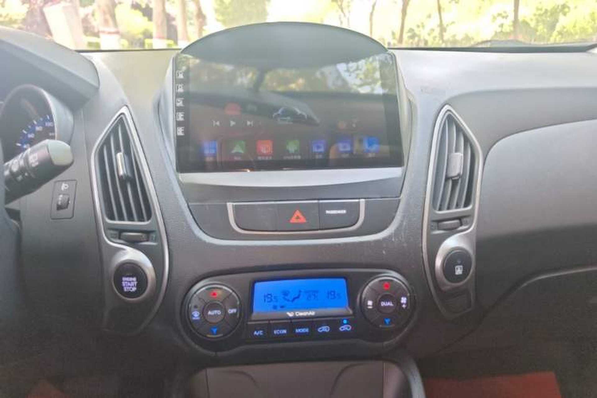Used Hyundai ix35 2015 2.0L Automatic 2WD Smart Version China V Standard Audio And AC Panel