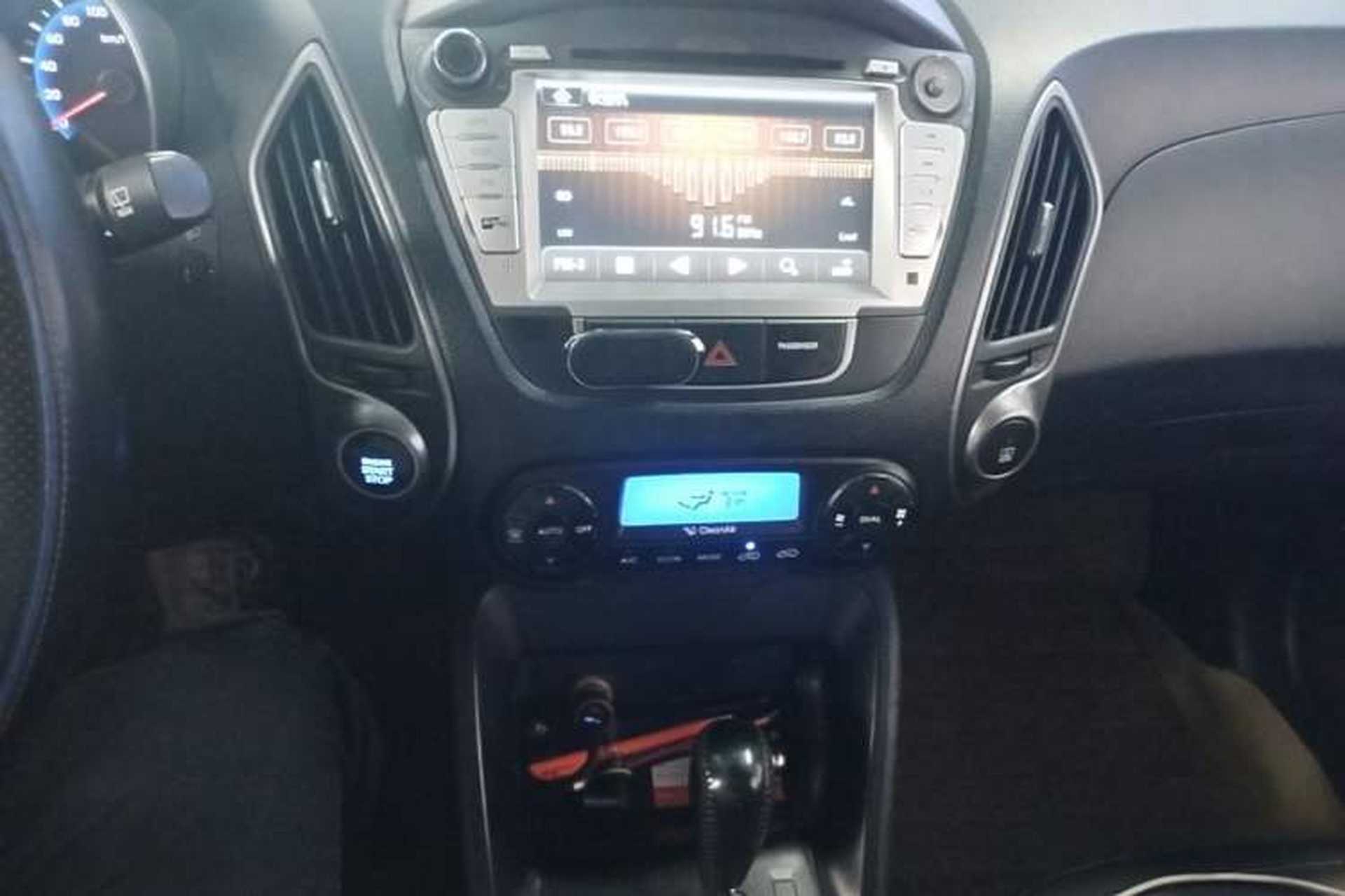 Used Hyundai ix35 2015 2.0L Automatic 2WD Smart Type China IV Audio And AC Panel