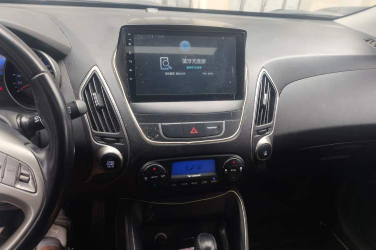 Used Hyundai ix35 2015 2.0L Automatic 2WD Smart Version China V Standard Audio And AC Panel