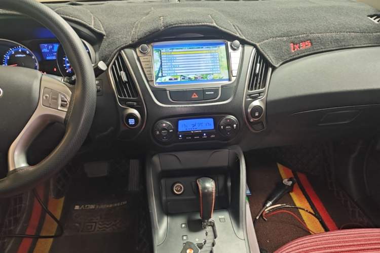 Used Hyundai ix35 2015 2.0L Automatic 2WD Smart Type China IV Audio And AC Panel