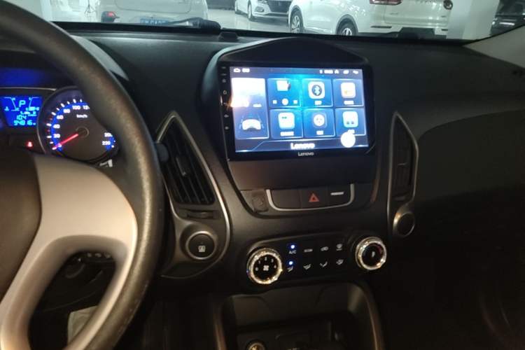 Used Hyundai ix35 2015 2.0L Automatic 2WD Comfort Edition China V Standard Audio And AC Panel