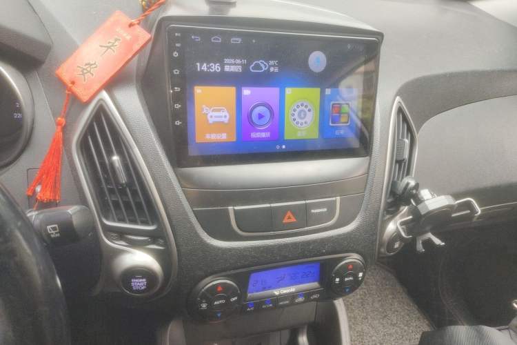 Used Hyundai ix35 2015 2.0L Automatic 2WD Smart Version China V Standard Audio And AC Panel
