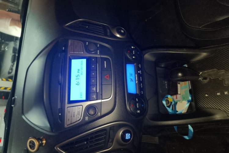Used Hyundai ix35 2015 2.0L Automatic 2WD Smart Type China IV Audio And AC Panel