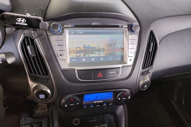 Used Hyundai ix35 2015 2.0L Automatic 2WD Smart Type China IV Audio And AC Panel