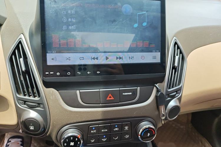 Used Hyundai ix35 2015 2.0L Automatic 2WD Comfort Edition China V Standard Audio And AC Panel