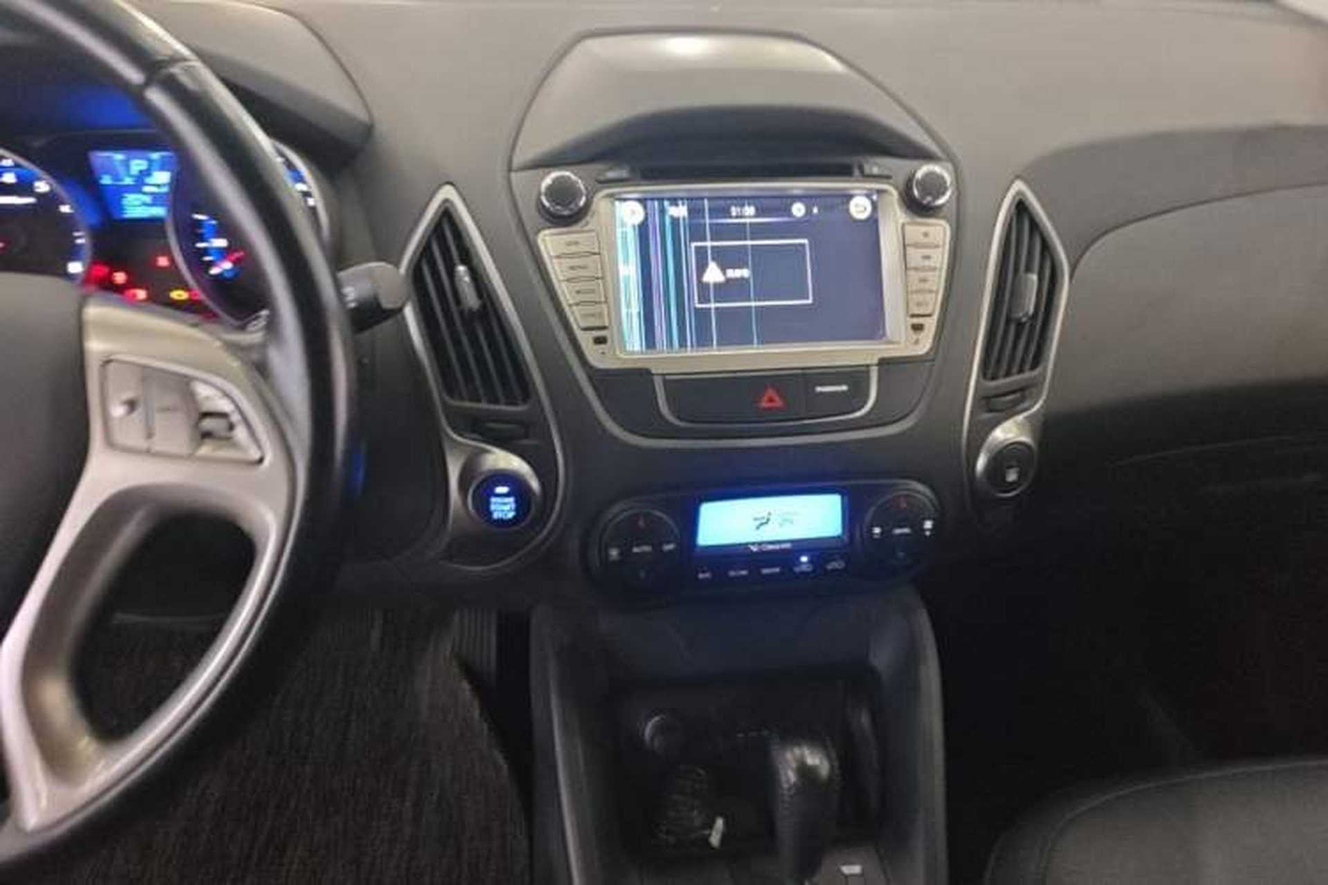 Used Hyundai ix35 2015 2.0L Automatic 2WD Smart Type China IV Audio And AC Panel