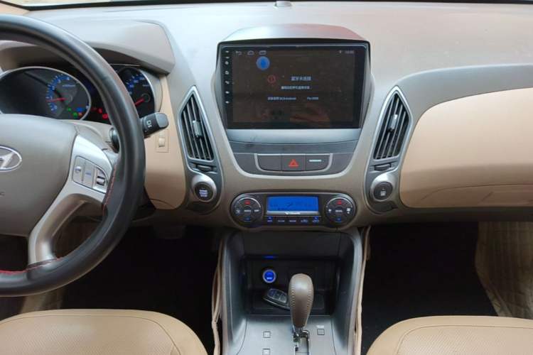Used Hyundai ix35 2015 2.0L Automatic 2WD Smart Type China IV Audio And AC Panel
