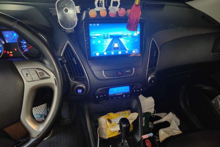 Used Hyundai ix35 2015 2.0L Automatic 2WD Smart Type China IV Audio And AC Panel