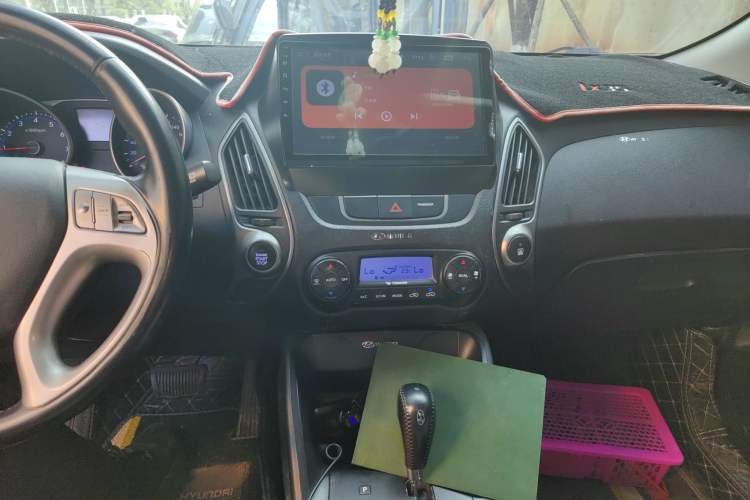Used Hyundai ix35 2015 2.0L Automatic 2WD Smart Version China V Standard Audio And AC Panel