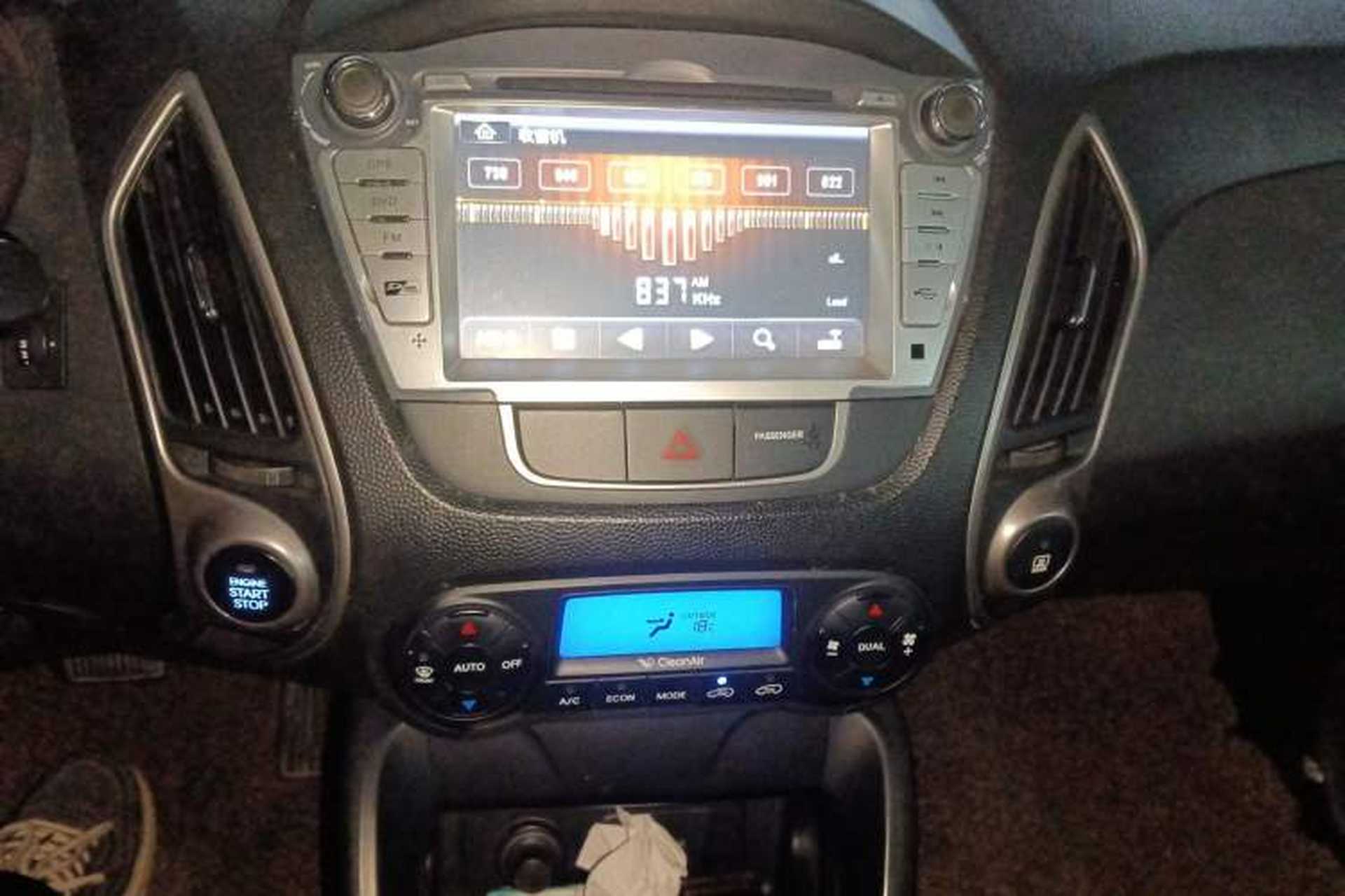 Used Hyundai ix35 2015 2.0L Automatic 2WD Smart Type China IV Audio And AC Panel