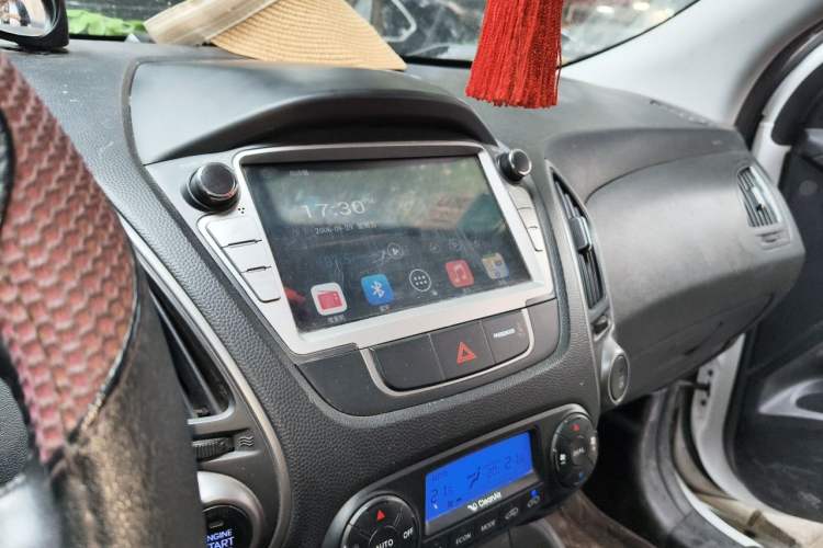 Used Hyundai ix35 2015 2.0L Automatic 2WD Smart Type China IV Audio And AC Panel