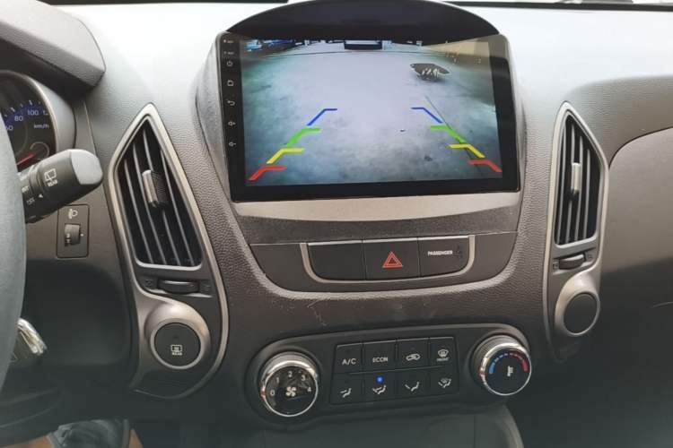 Used Hyundai ix35 2015 2.0L Automatic 2WD Comfort Edition China IV Standard Audio And AC Panel