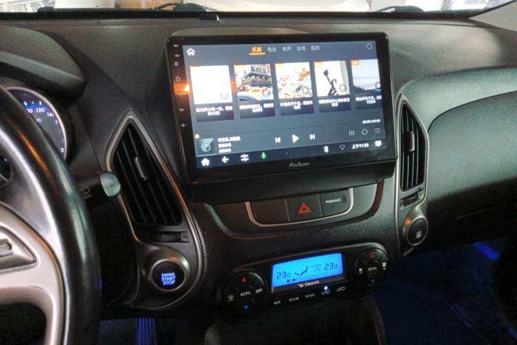 Used Hyundai ix35 2015 2.0L Automatic 2WD Smart Version China V Standard Audio And AC Panel