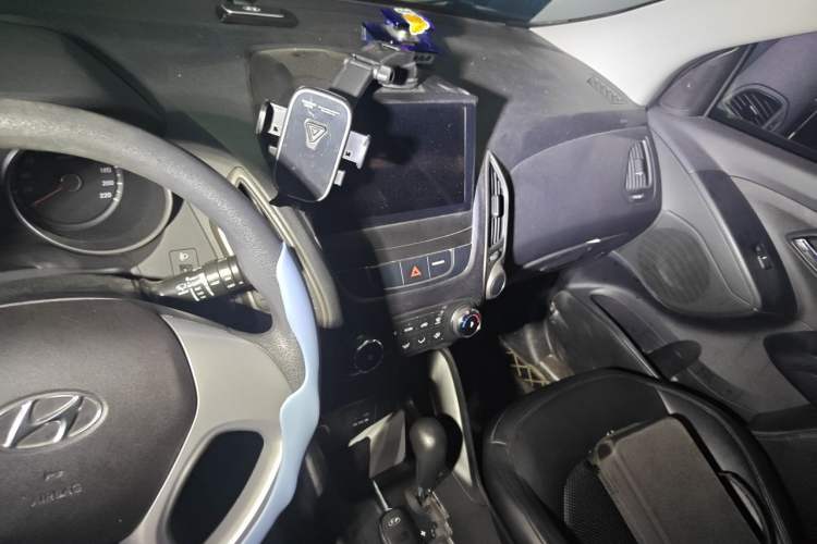 Used Hyundai ix35 2015 2.0L Automatic 2WD Comfort Edition China V Standard Audio And AC Panel