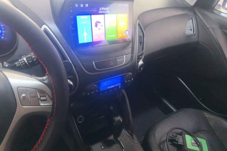 Used Hyundai ix35 2015 2.0L Automatic 2WD Smart Version China V Standard Audio And AC Panel