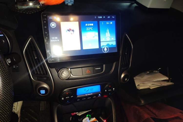 Used Hyundai ix35 2015 2.0L Automatic 2WD Smart Type China IV Audio And AC Panel