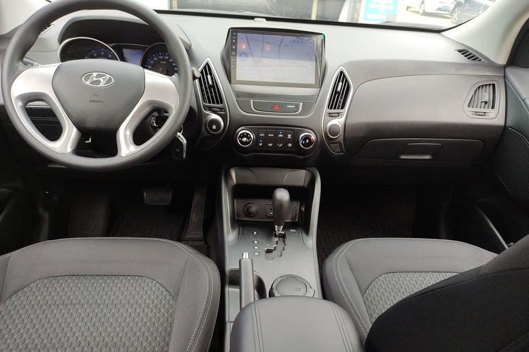 Used Hyundai ix35 2015 2.0L Automatic 2WD Comfort Edition China V Standard Center Console
