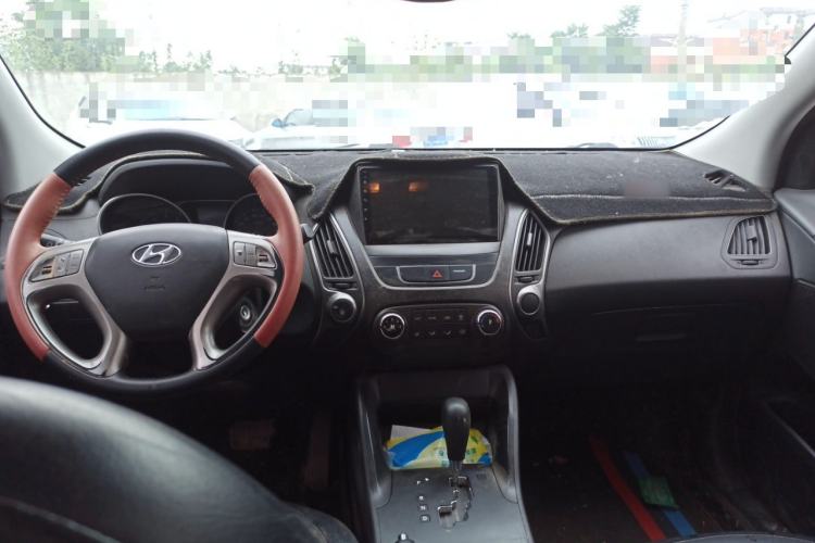 Used Hyundai ix35 2015 2.0L Automatic 2WD Comfort Edition China V Standard Center Console