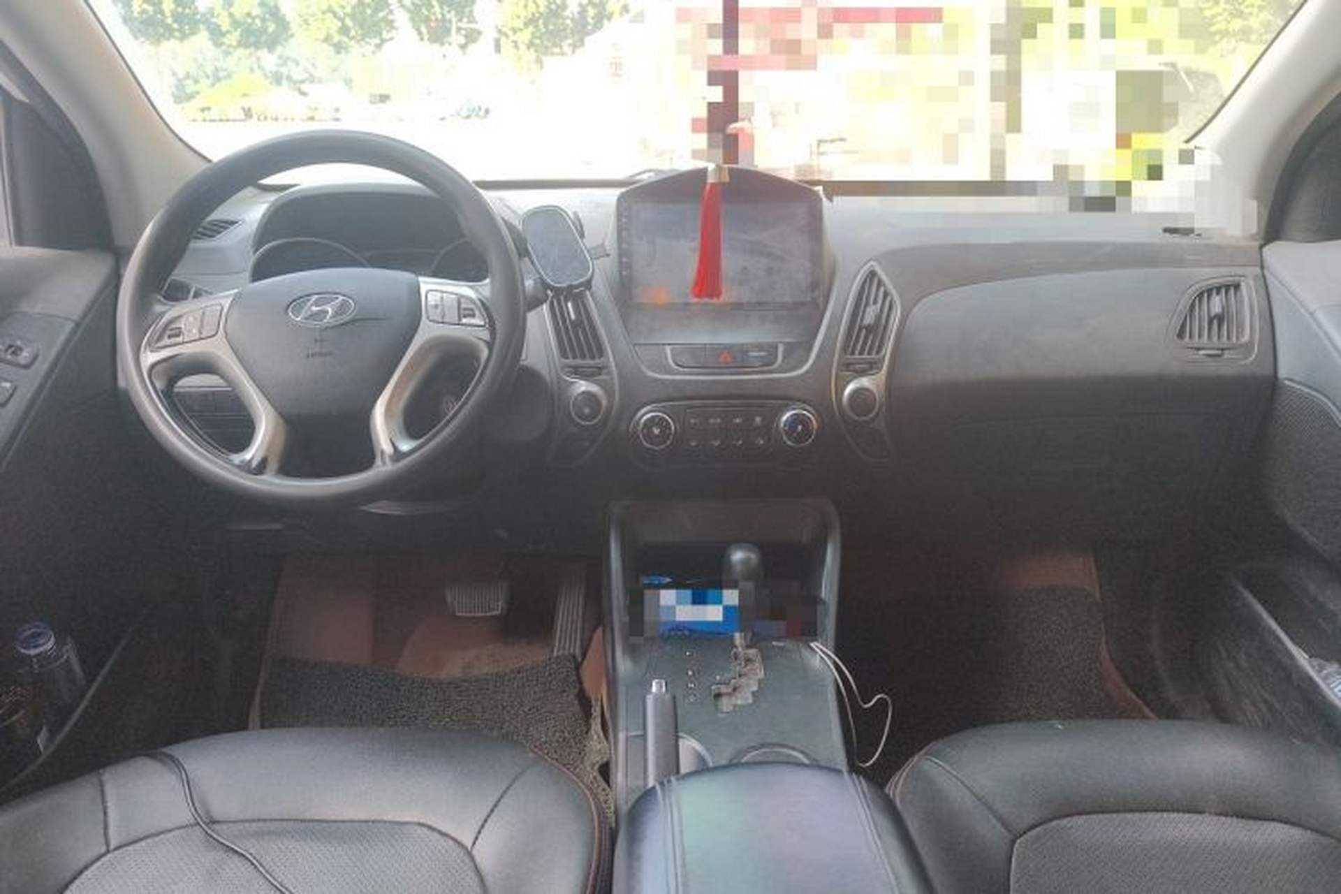 Used Hyundai ix35 2015 2.0L Automatic 2WD Comfort Edition China IV Standard Center Console
