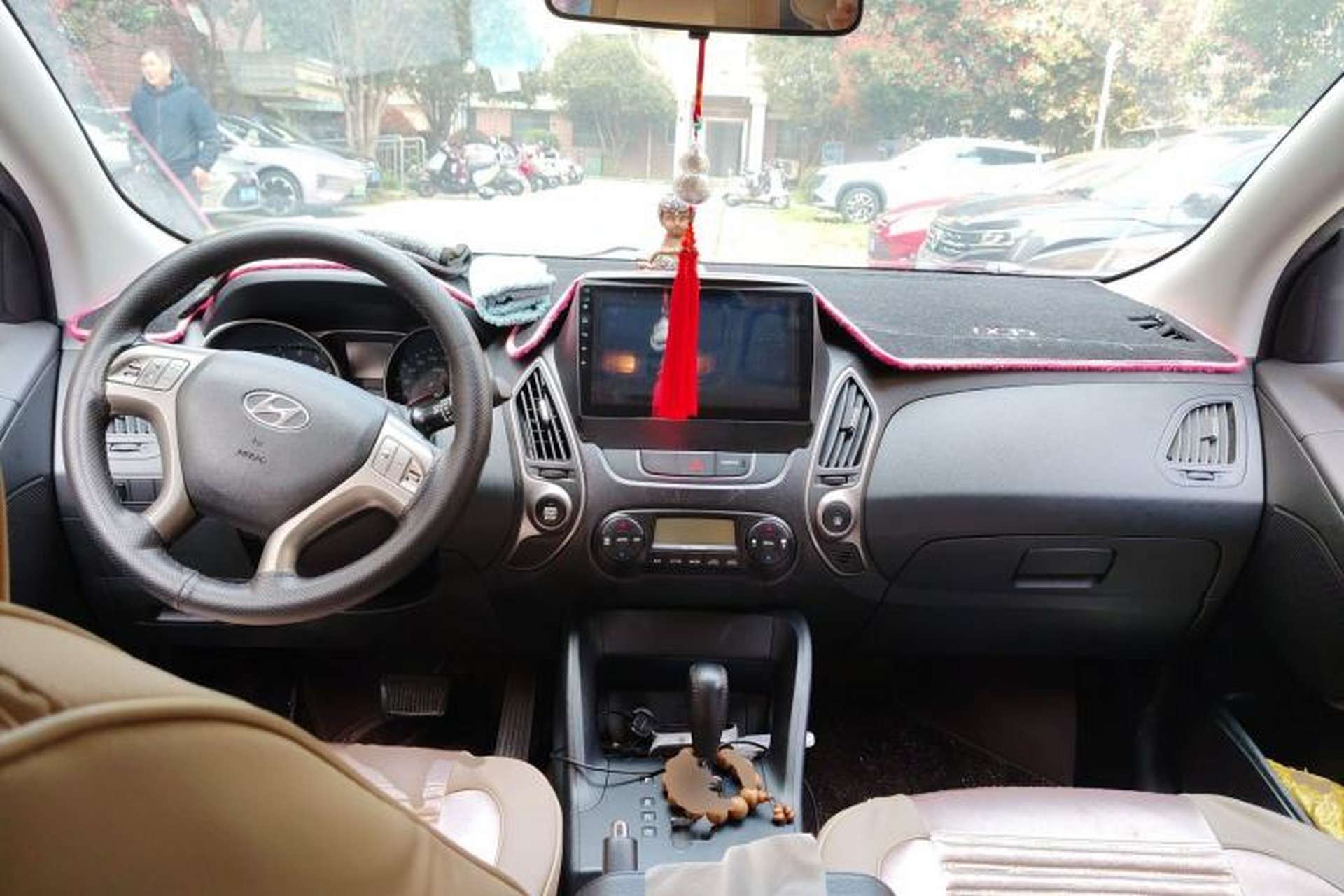 Used Hyundai ix35 2015 2.0L Automatic 2WD Smart Version China V Standard Center Console