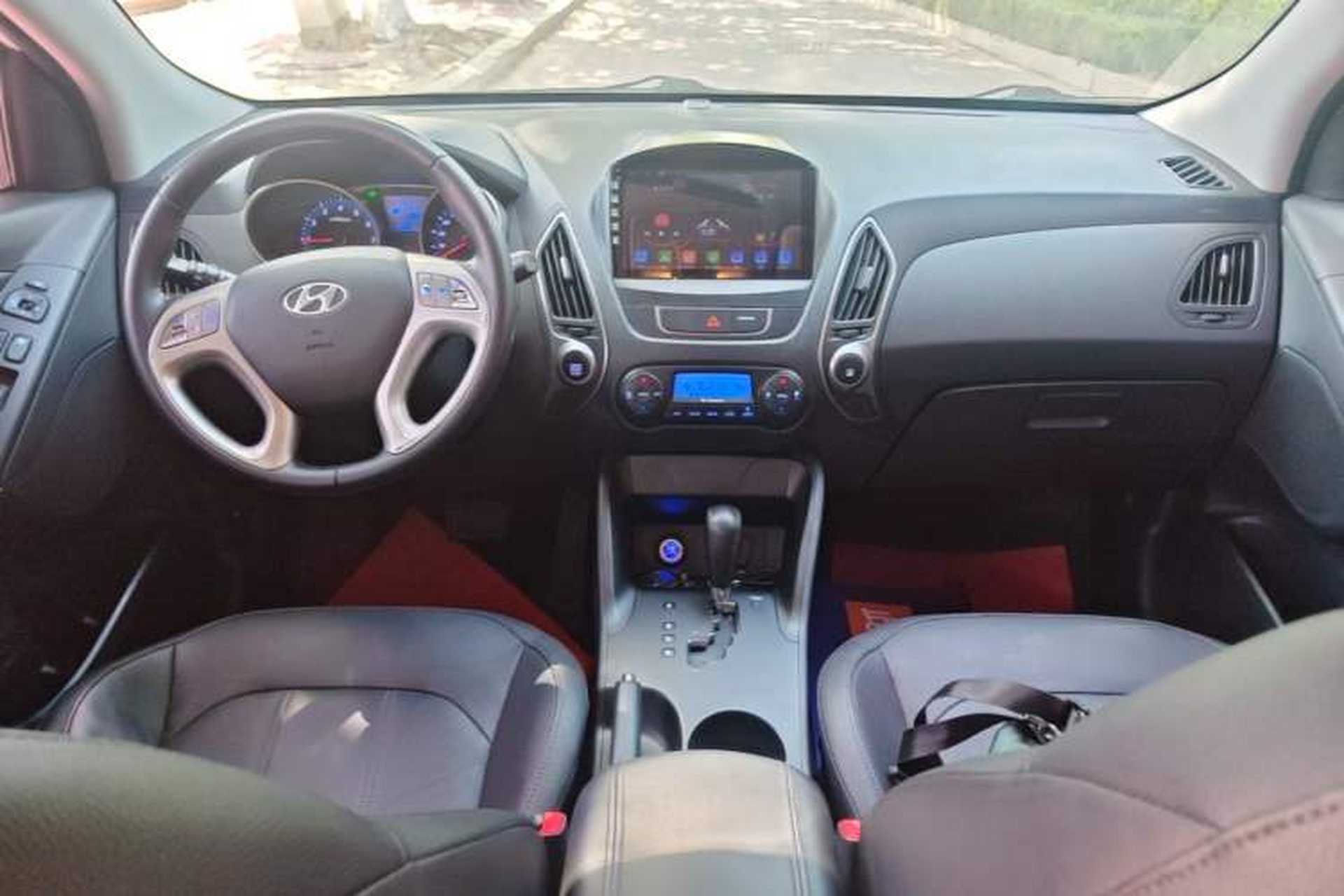 Used Hyundai ix35 2015 2.0L Automatic 2WD Smart Version China V Standard Center Console