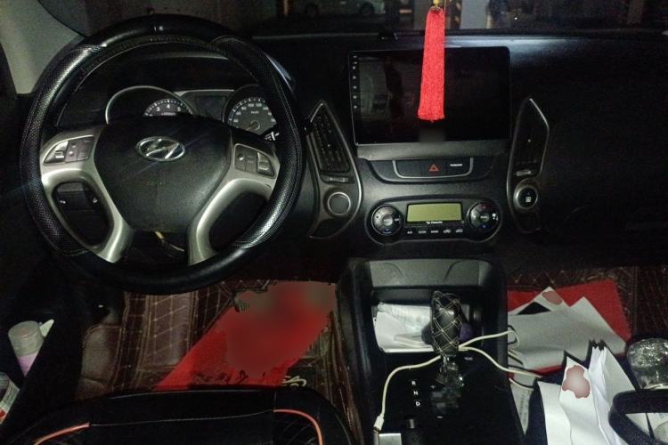 Used Hyundai ix35 2015 2.0L Automatic 2WD Smart Version China V Standard Center Console