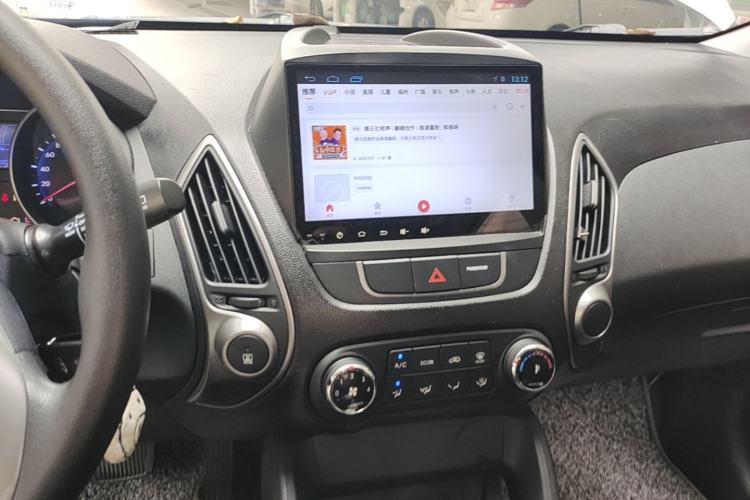 Used Hyundai ix35 2015 2.0L Automatic 2WD Comfort Edition China V Standard Center Console