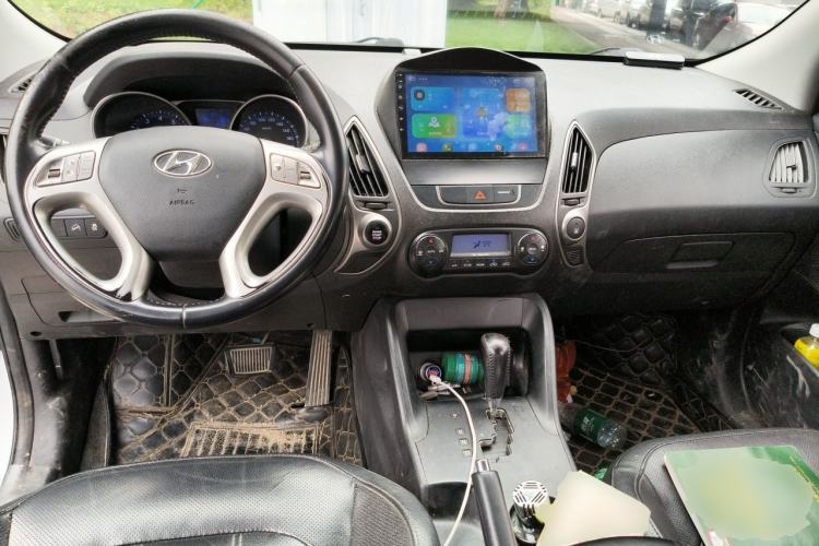 Used Hyundai ix35 2015 2.0L Automatic 2WD Smart Version China V Standard Center Console