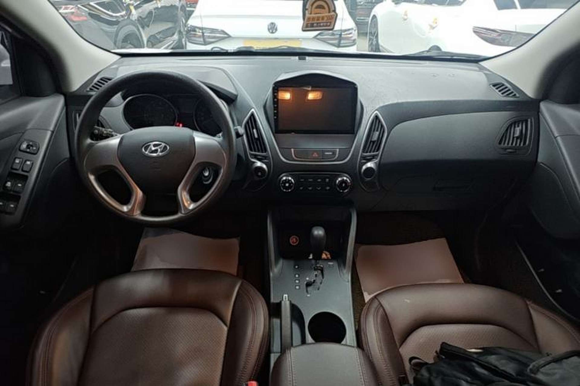 Used Hyundai ix35 2015 2.0L Automatic 2WD Comfort Edition China IV Standard Center Console