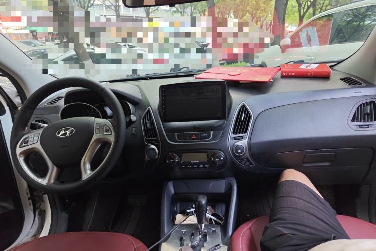Used Hyundai ix35 2015 2.0L Automatic 2WD Smart Version China V Standard Center Console