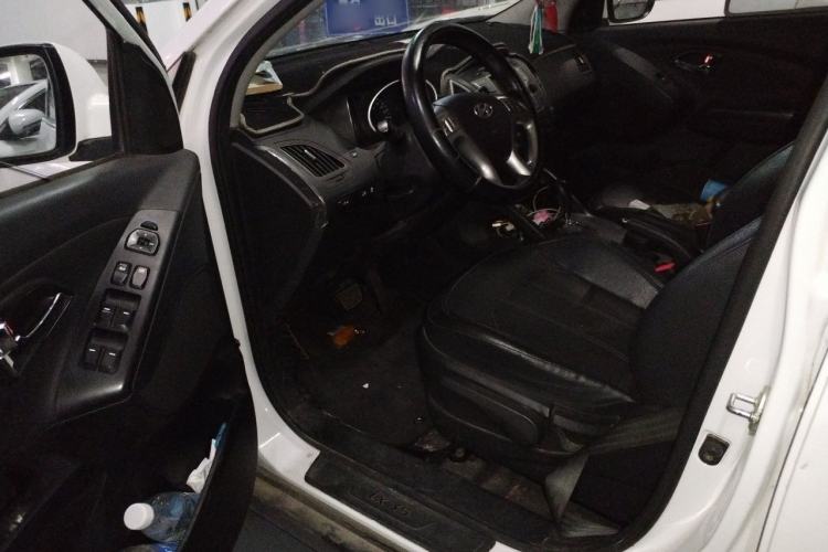 Used Hyundai ix35 2015 2.0L Automatic 2WD Smart Version China V Standard Driver Seat