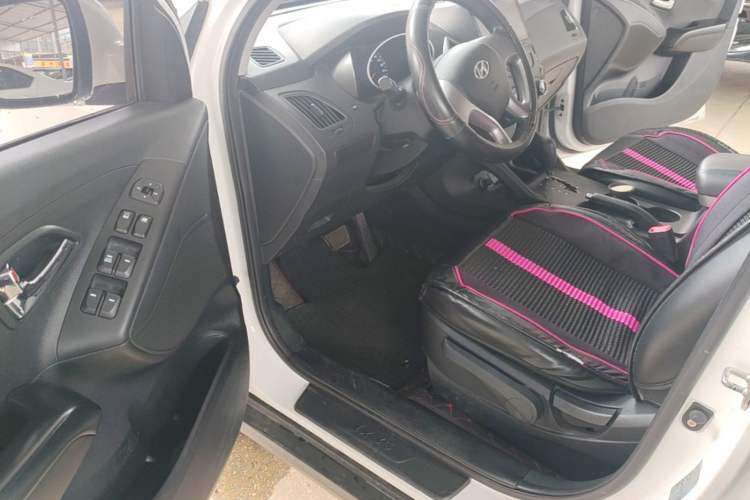 Used Hyundai ix35 2015 2.0L Automatic 2WD Comfort Edition China IV Standard Driver Seat