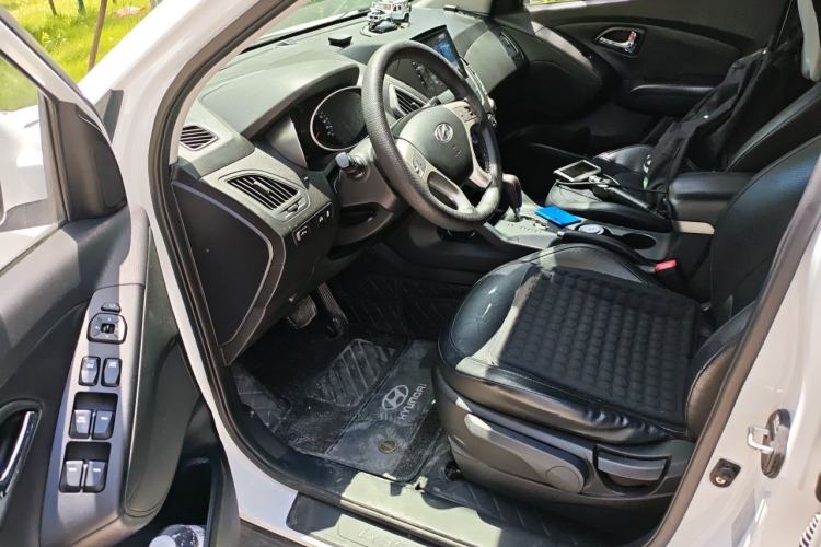 Used Hyundai ix35 2015 2.0L Automatic 2WD Smart Version China V Standard Driver Seat
