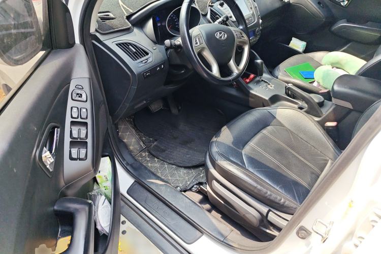 Used Hyundai ix35 2015 2.0L Automatic 2WD Smart Version China V Standard Driver Seat