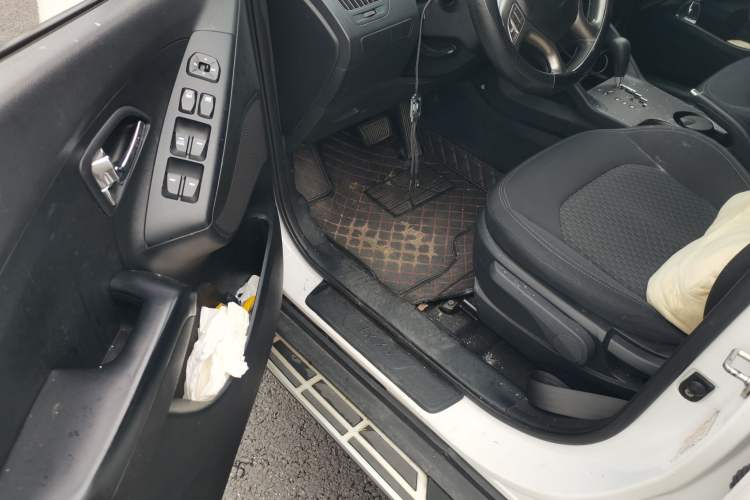 Used Hyundai ix35 2015 2.0L Automatic 2WD Comfort Edition China IV Standard Driver Seat