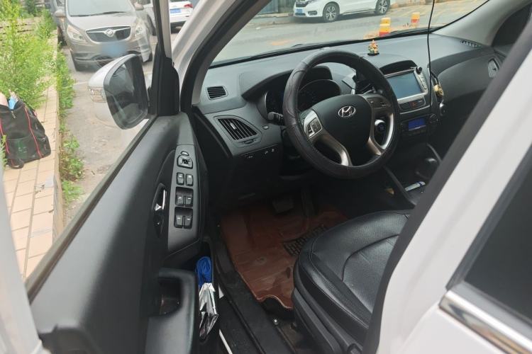 Used Hyundai ix35 2015 2.0L Automatic 2WD Smart Version China V Standard Driver Seat