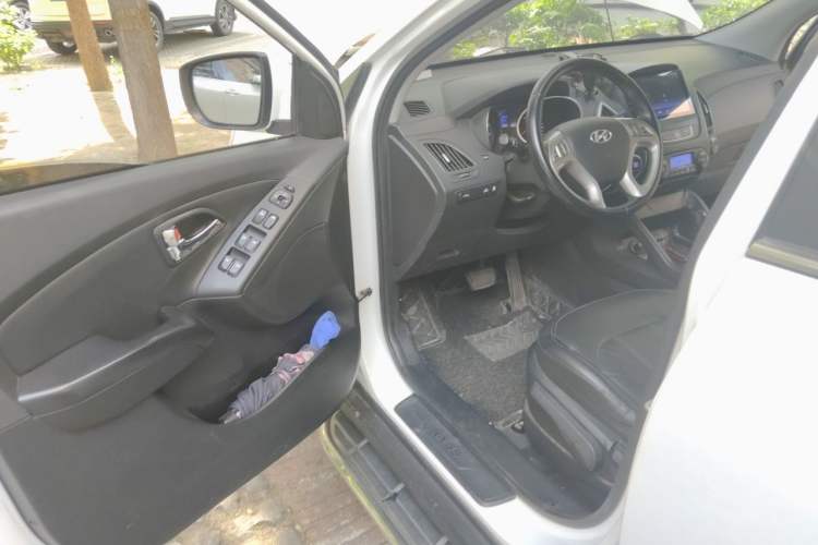 Used Hyundai ix35 2015 2.0L Automatic 2WD Smart Version China V Standard Driver Seat