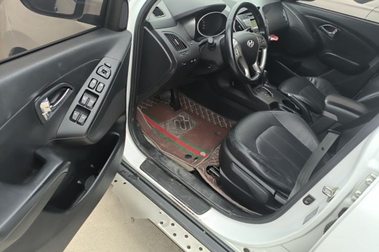 Used Hyundai ix35 2015 2.0L Automatic 2WD Smart Version China V Standard Driver Seat